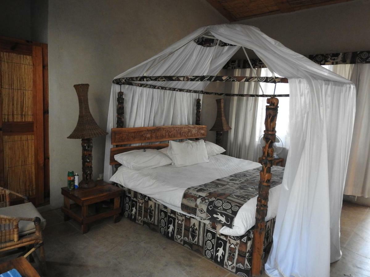 Norman Carr Cottage Monkey Bay Ngoại thất bức ảnh