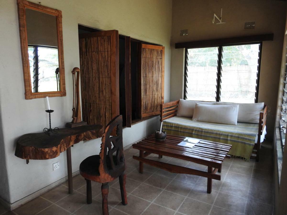 Norman Carr Cottage Monkey Bay Ngoại thất bức ảnh